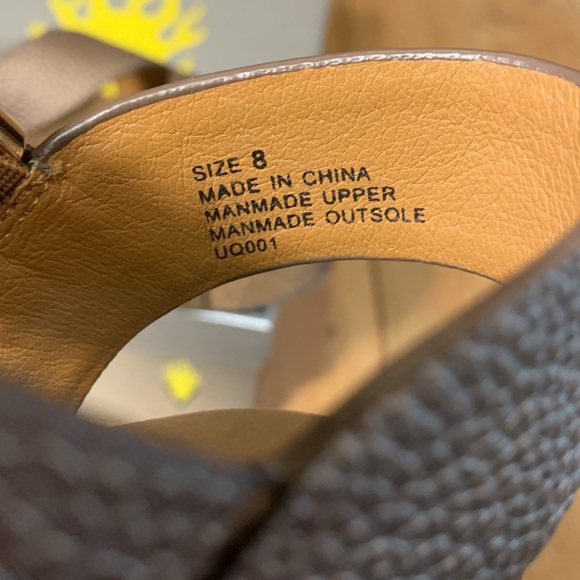 Volatile Biloxi Bronze Size 8 Sandals Foam Over Cork Sole Brass Nailhead GUC - Picture 13 of 15